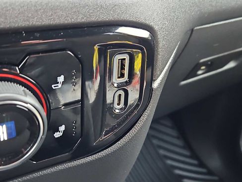 Used 2023 Chevrolet Silverado 1500 LT image 18