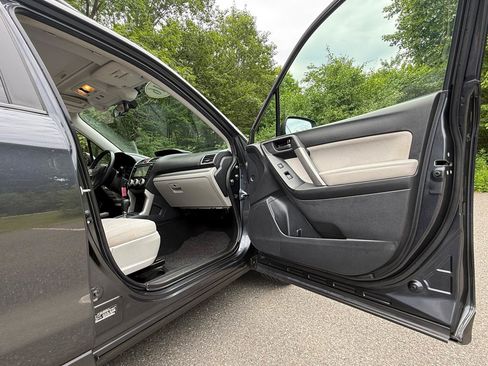 Used 2016 Subaru Forester 2.5i Premium AWD/4WD image 24