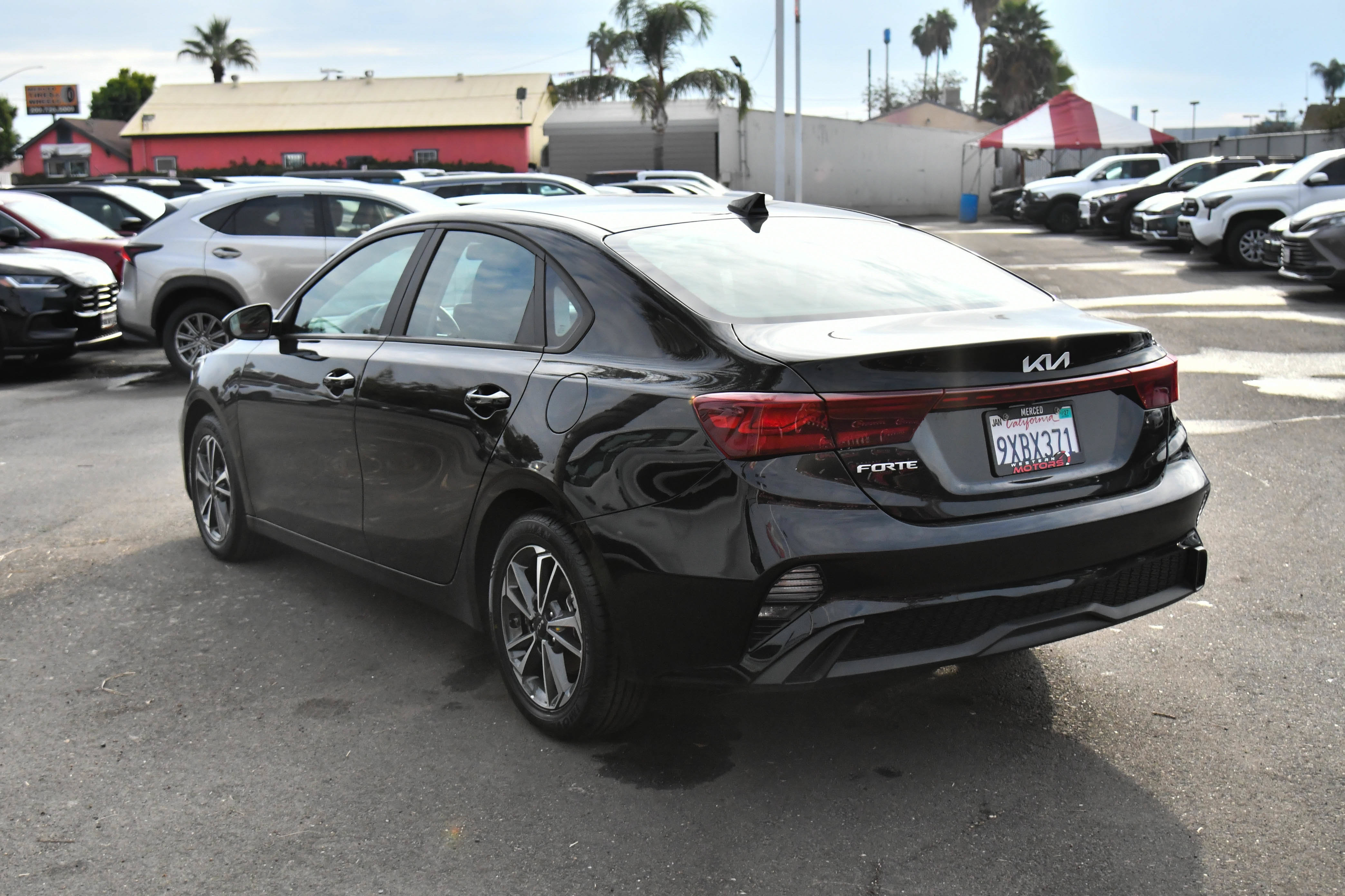 Used 2024 Kia Forte LXS FWD image 6