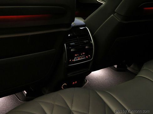 Certified 2025 BMW X7 xDrive40i w/ M Sport Package AWD/4WD image 15