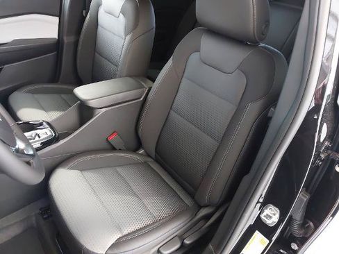 New 2026 Chevrolet Trax LT w/ Driver Confidence Package FWD image 23