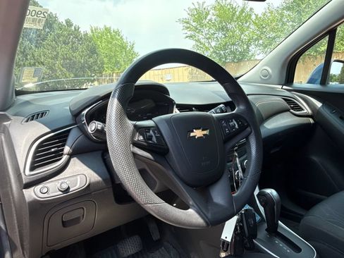 Used 2020 Chevrolet Trax LT AWD/4WD image 14