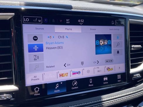 New 2026 Chrysler Pacifica Select AWD/4WD image 21