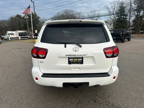 Used 2019 Toyota Sequoia SR5 image 7