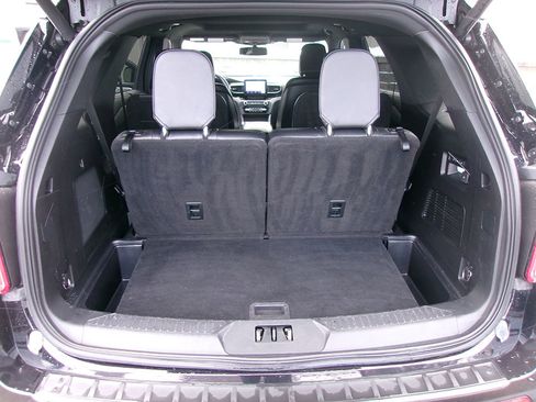 Used 2020 Ford Explorer Limited image 13