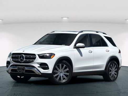 Used 2025 Mercedes-Benz GLE 450e 4MATIC w/ Driver Assistance Package image 2