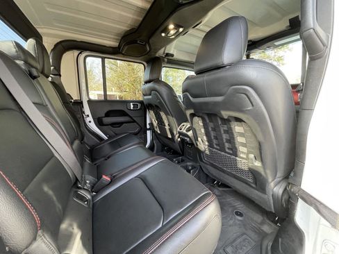 Certified 2022 Jeep Gladiator Rubicon w/ Cold Weather Group image 41