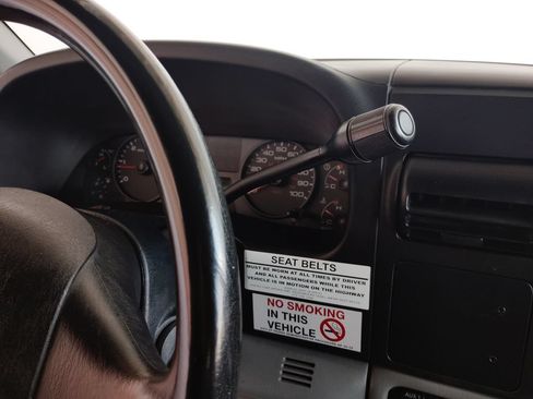 Used 2006 Ford F250 2WD Regular Cab Super Duty image 18
