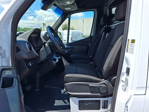 Used 2026 Mercedes-Benz Sprinter 2500 image 14