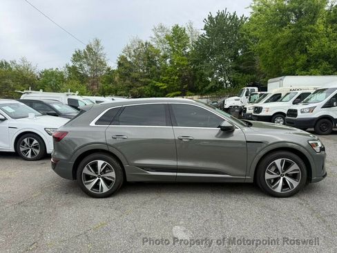 Used 2024 Audi Q8 e-tron Premium AWD/4WD image 4