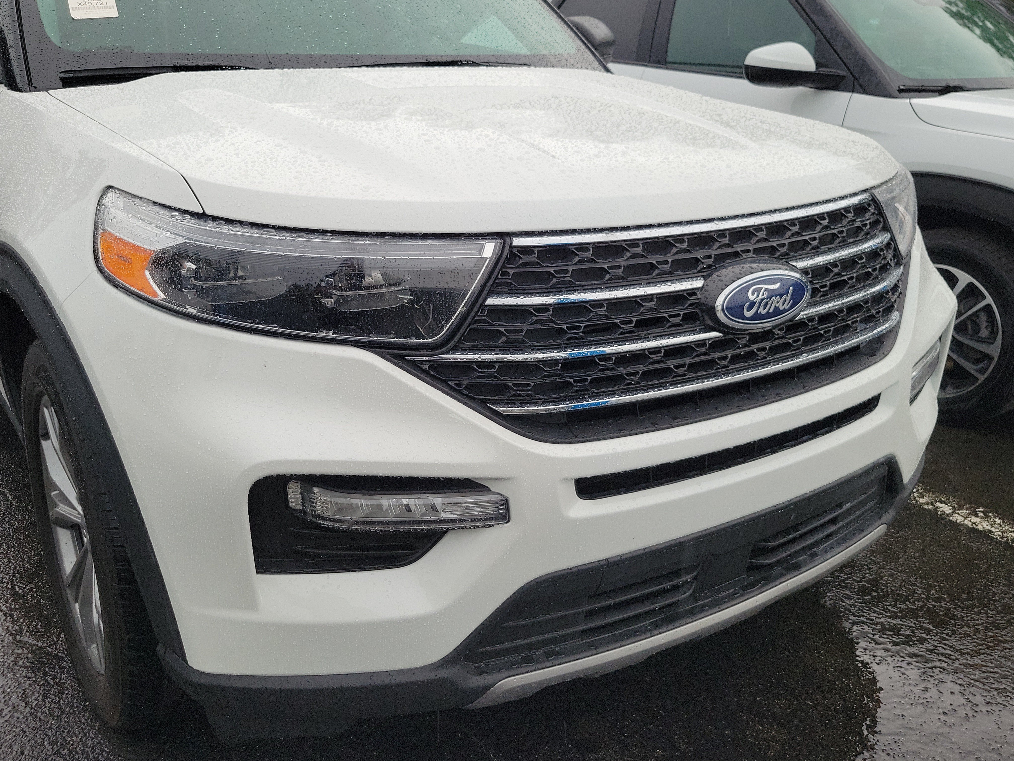 Used 2023 Ford Explorer XLT w/ Equipment Group 202A RWD image 6