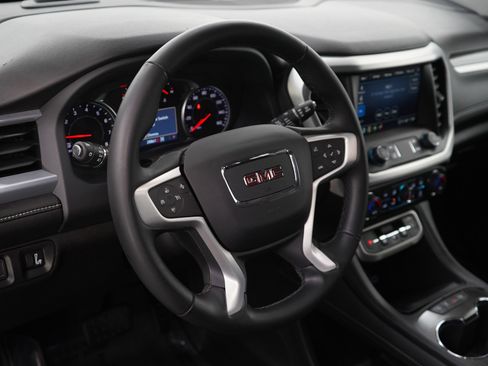 Used 2023 GMC Acadia SLT image 24