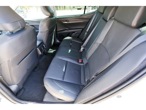 Used 2025 Toyota Camry XLE image 12