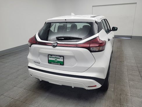 Used 2023 Nissan Kicks S FWD image 7