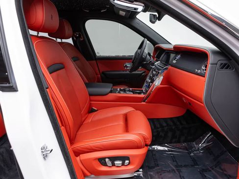 Used 2021 Rolls-Royce Cullinan AWD/4WD image 13