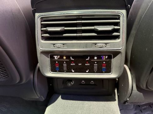 Used 2023 Audi SQ7 Prestige AWD/4WD image 23