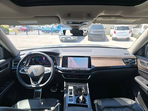 Used 2024 Volkswagen Atlas SEL Premium R-Line AWD/4WD image 17