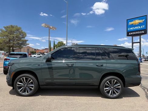Used 2025 Cadillac Escalade Sport w/ LPO, Floor Liner Package AWD/4WD image 11