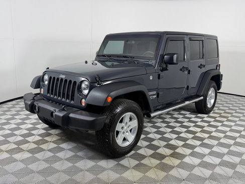 Used 2018 Jeep Wrangler Unlimited Sport AWD/4WD image 9