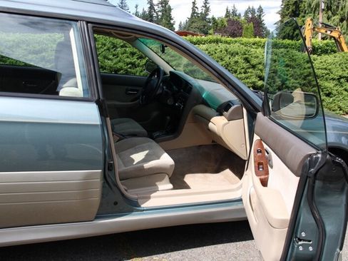 Used 2002 Subaru Outback Wagon AWD/4WD image 13