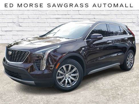 Certified 2021 Cadillac XT4 Premium Luxury image 1