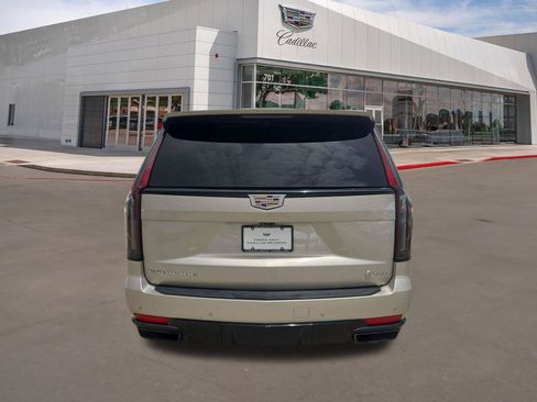 Used 2022 Cadillac Escalade Sport Platinum w/ Heavy-Duty Trailer Package AWD/4WD image 5