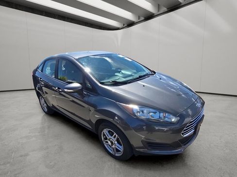 Used 2019 Ford Fiesta SE w/ Cold Weather Package FWD image 13