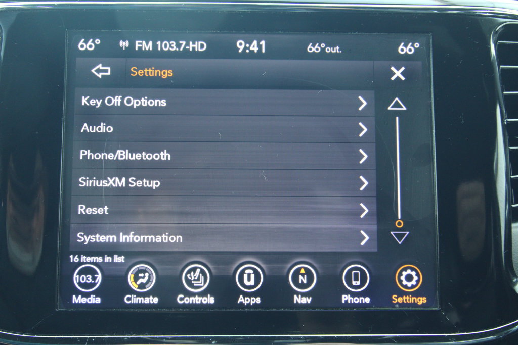 Used 2020 Jeep Grand Cherokee Limited w/ Premium Lighting Group AWD/4WD image 36