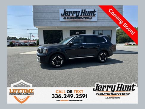 Used 2024 Kia Telluride S w/ S Sunroof Package FWD image 1