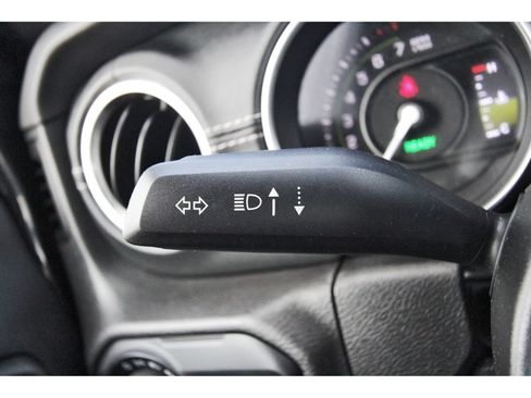 Used 2023 Jeep Wrangler Unlimited Sahara AWD/4WD image 20