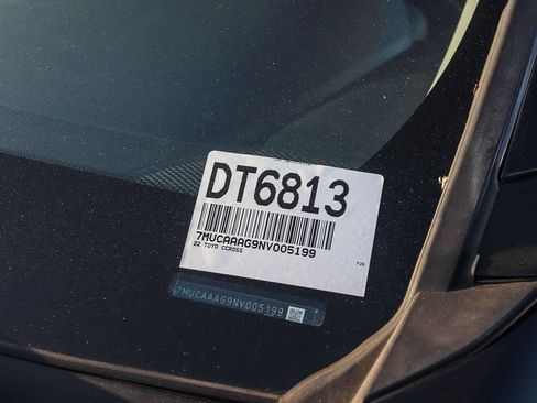 Used 2022 Toyota Corolla Cross LE FWD image 32