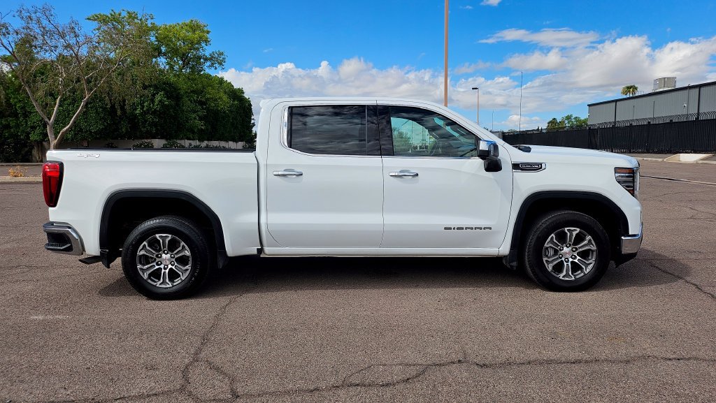 Used 2025 GMC Sierra 1500 SLT AWD/4WD image 12
