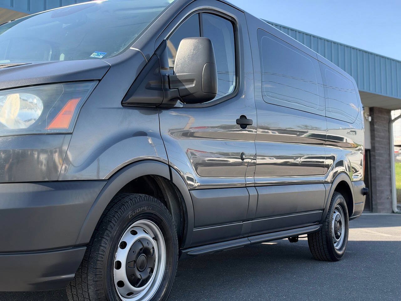 Used 2017 Ford Transit 150 XL RWD image 39