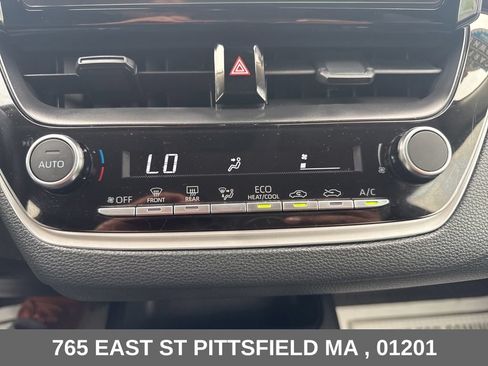 Used 2025 Toyota Corolla LE FWD image 19