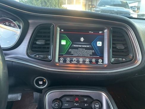 Used 2017 Dodge Challenger R/T w/ Driver Convenience Group image 11