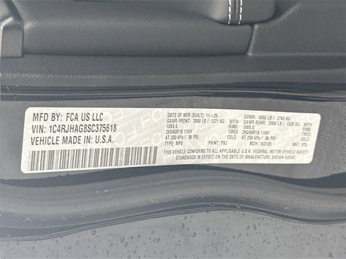 New 2025 Jeep Grand Cherokee Altitude image 18