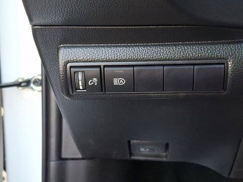 Used 2020 Toyota Corolla LE image 26