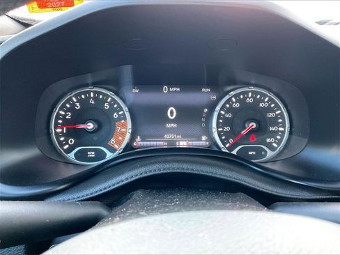 Used 2022 Jeep Renegade Latitude image 23