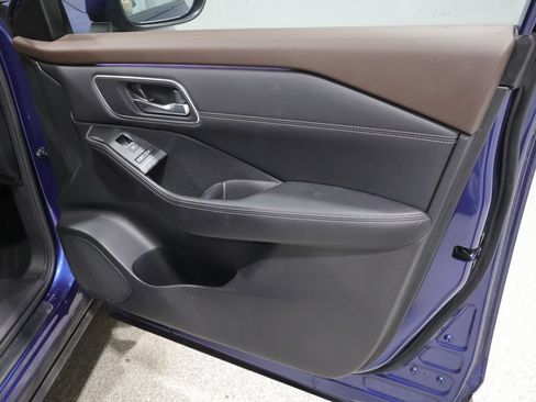 Used 2023 Nissan Rogue Platinum w/ Platinum Premium Package AWD/4WD image 26