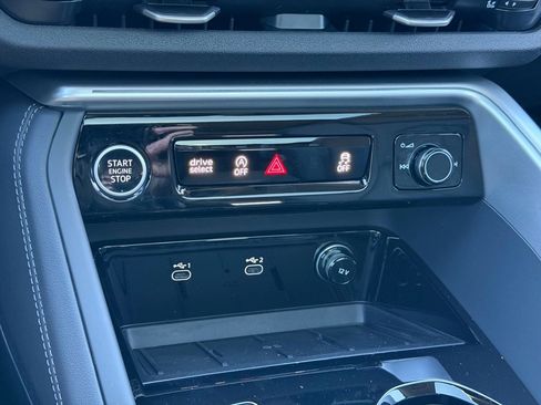 New 2025 Audi Q5 2.0T Premium image 26