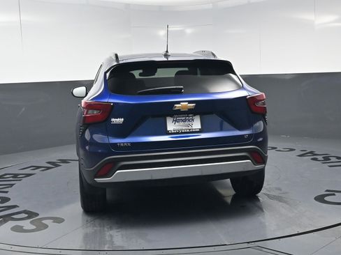 Certified 2024 Chevrolet Trax LT w/ Driver Confidence Package image 8