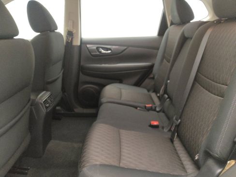 Used 2017 Nissan Rogue S image 18