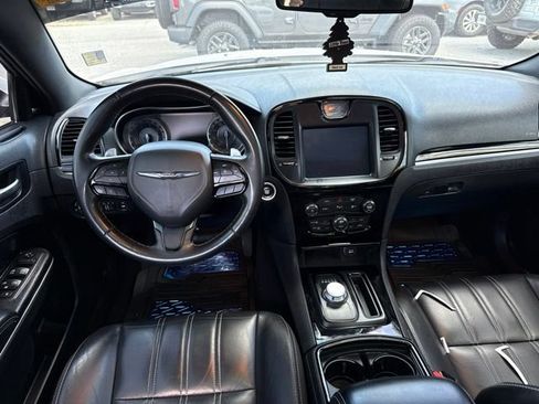 Used 2022 Chrysler 300 S RWD image 7