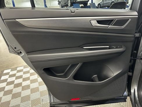 Used 2024 Volkswagen Atlas Cross Sport SE image 19