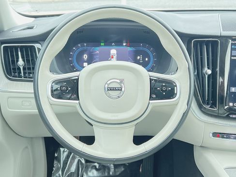 Used 2023 Volvo XC60 B5 Ultimate w/ Climate Package image 16