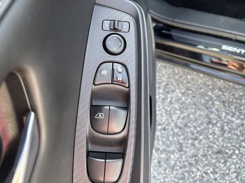 Used 2020 Nissan Sentra SV image 19