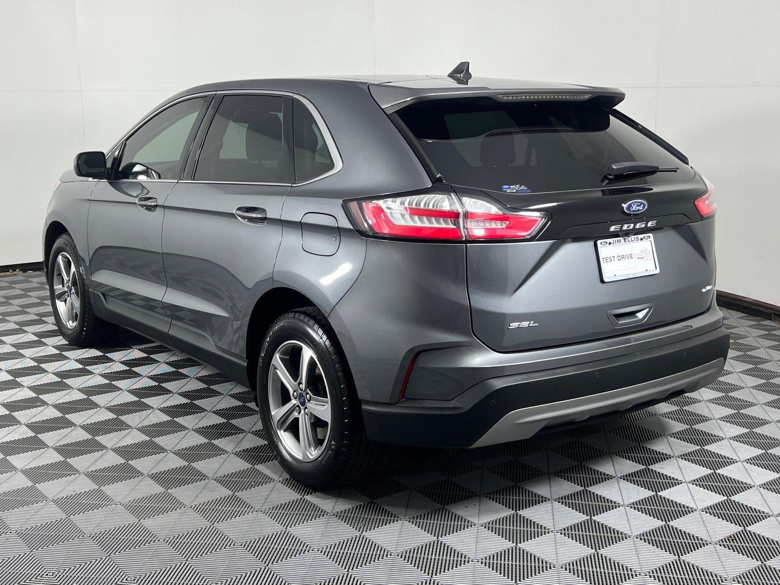 Used 2022 Ford Edge SEL w/ Convenience Package AWD/4WD image 4