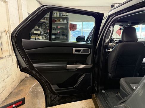 Used 2022 Ford Explorer XLT image 15