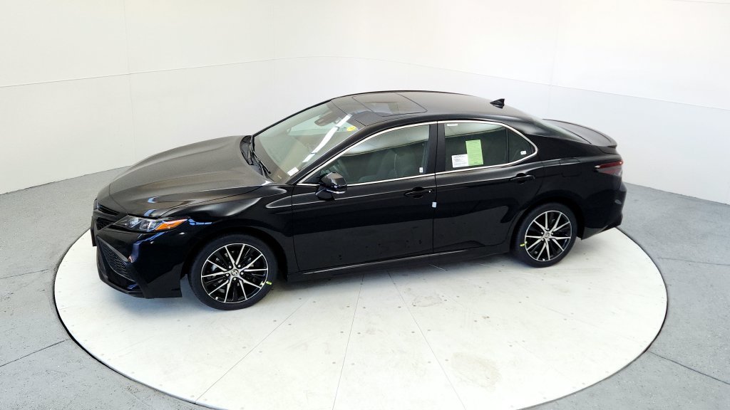 Certified 2024 Toyota Camry SE w/ Cold Weather Package AWD/4WD image 14