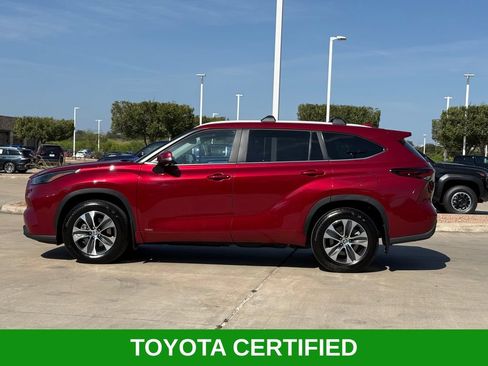 Used 2026 Toyota Highlander XLE AWD/4WD image 2